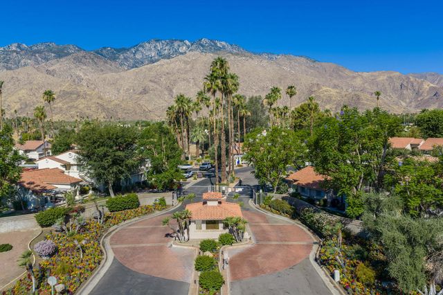 505 S Farrell Drive D18, Palm Springs, CA 92264