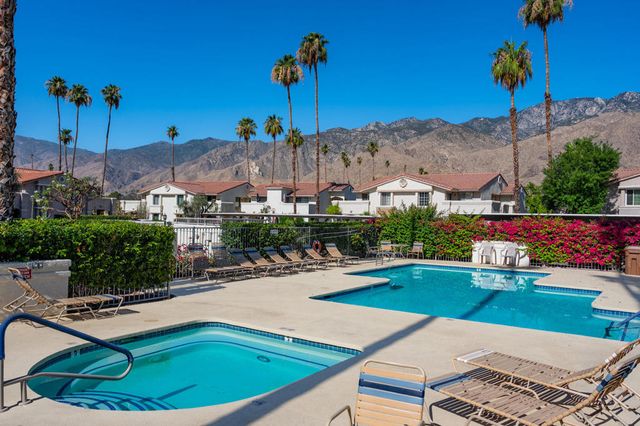 505 S Farrell Drive D18, Palm Springs, CA 92264