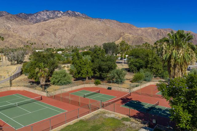 505 S Farrell Drive D18, Palm Springs, CA 92264