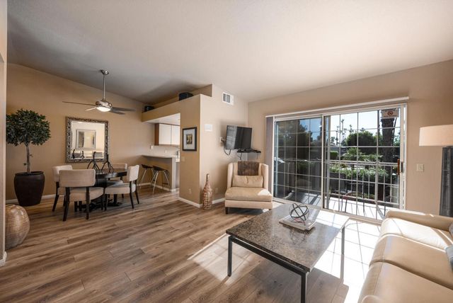 505 S Farrell Drive D18, Palm Springs, CA 92264