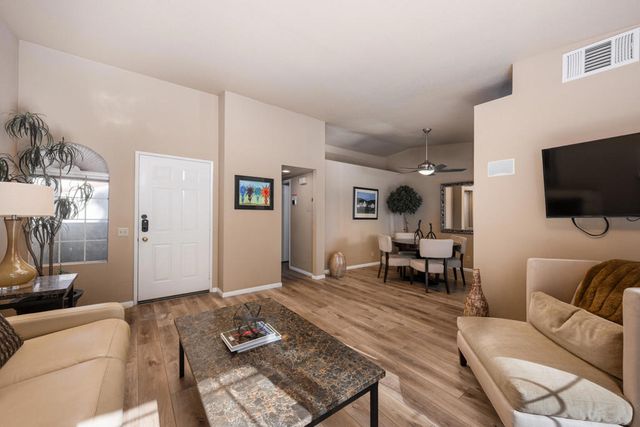 505 S Farrell Drive D18, Palm Springs, CA 92264