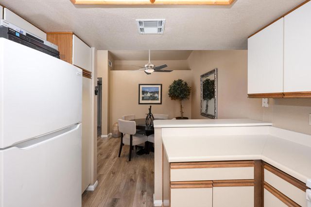 505 S Farrell Drive D18, Palm Springs, CA 92264