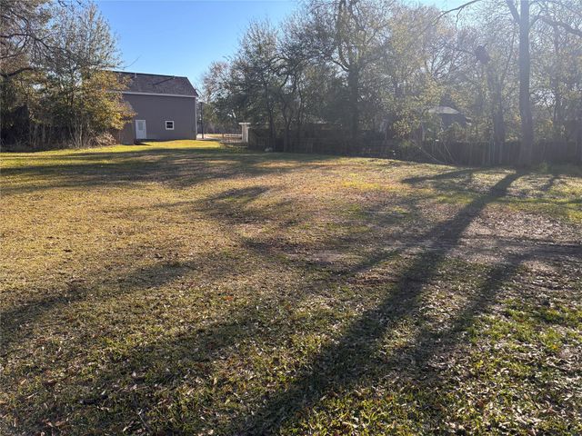 207 S Oak Street, Morgan's Point, TX 77571