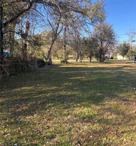 207 S Oak Street, Morgan's Point, TX 77571