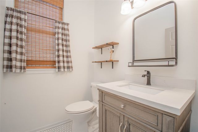 9020 Telford Circle, Johnston, IA 50131