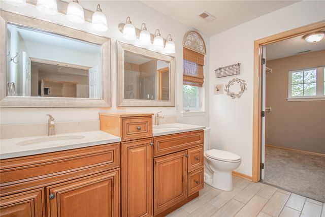 9020 Telford Circle, Johnston, IA 50131