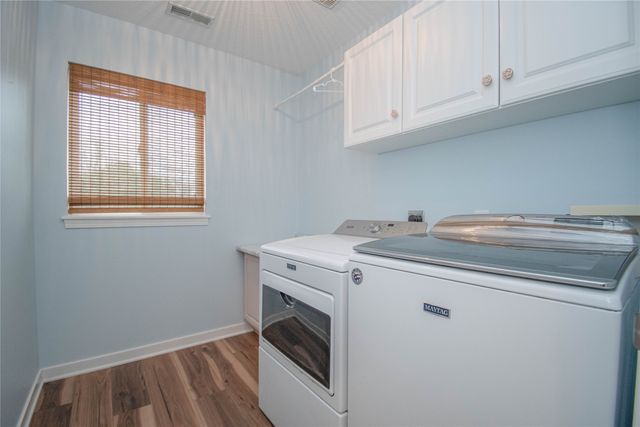 9020 Telford Circle, Johnston, IA 50131
