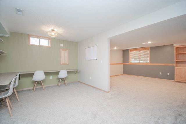 9020 Telford Circle, Johnston, IA 50131