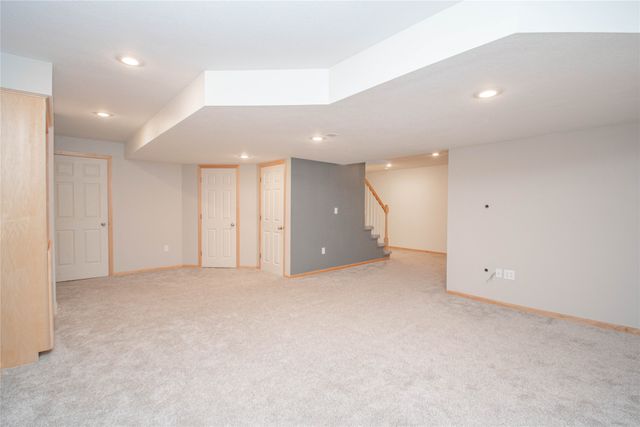 9020 Telford Circle, Johnston, IA 50131