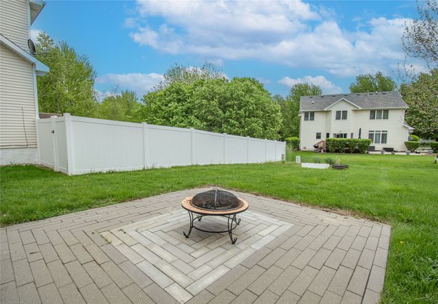 9020 Telford Circle, Johnston, IA 50131