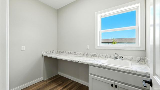 4156 SHEFFIELD Circle, Kokomo, IN 46902