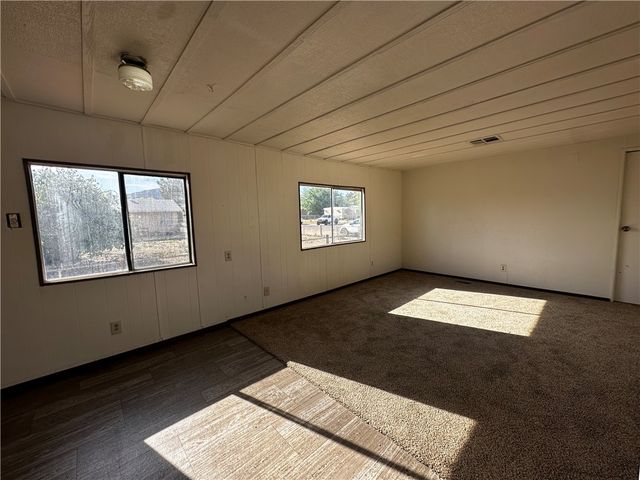 2920 E Packard Avenue, Kingman, AZ 86409