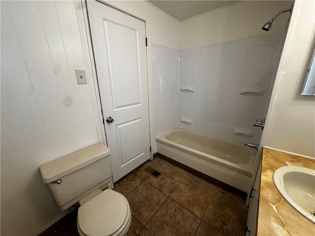 2920 E Packard Avenue, Kingman, AZ 86409