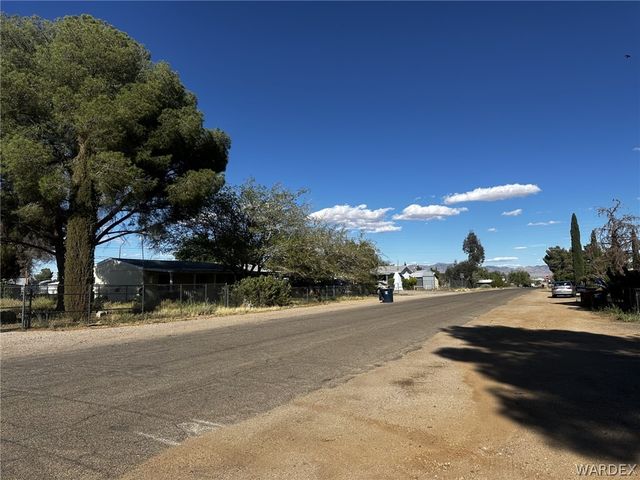2920 E Packard Avenue, Kingman, AZ 86409