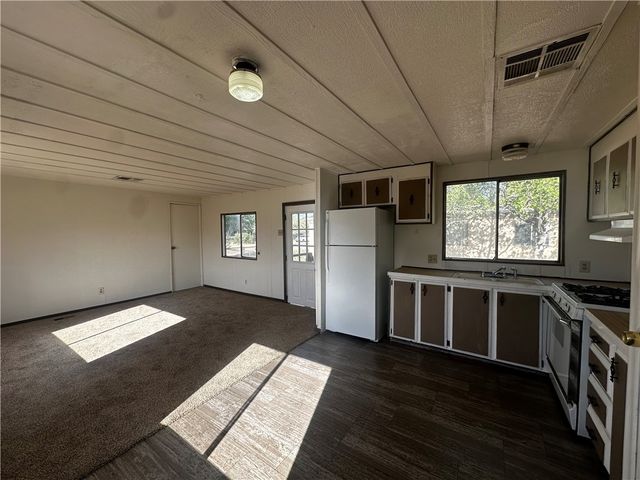 2920 E Packard Avenue, Kingman, AZ 86409