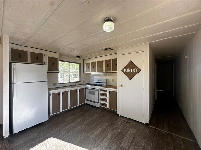 2920 E Packard Avenue, Kingman, AZ 86409