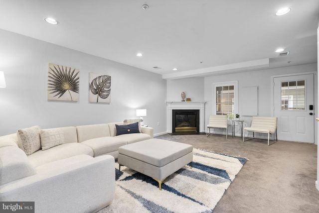 306 HART RD, Gaithersburg, MD 20878
