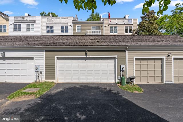 306 HART RD, Gaithersburg, MD 20878