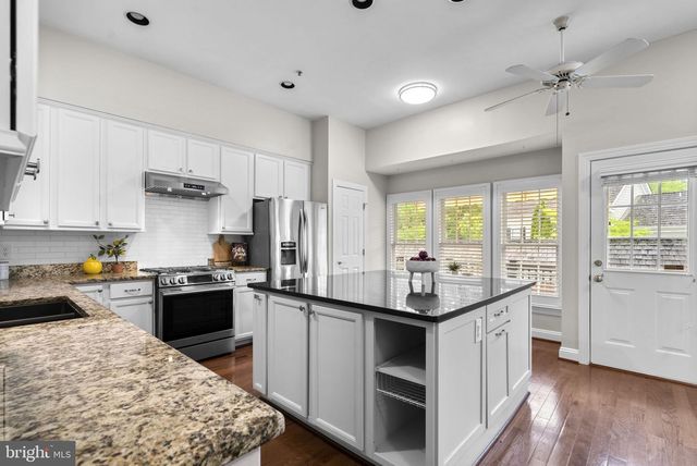 306 HART RD, Gaithersburg, MD 20878