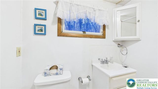 1208 Mattioli Road, Pocono Twp, PA 18321