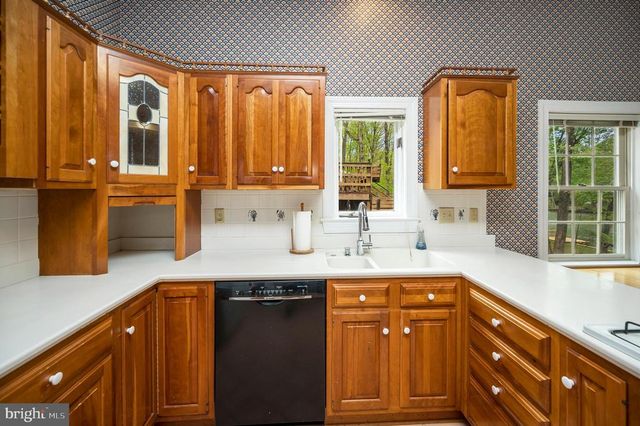 141 LARKSPUR LN, Locust Grove, VA 22508