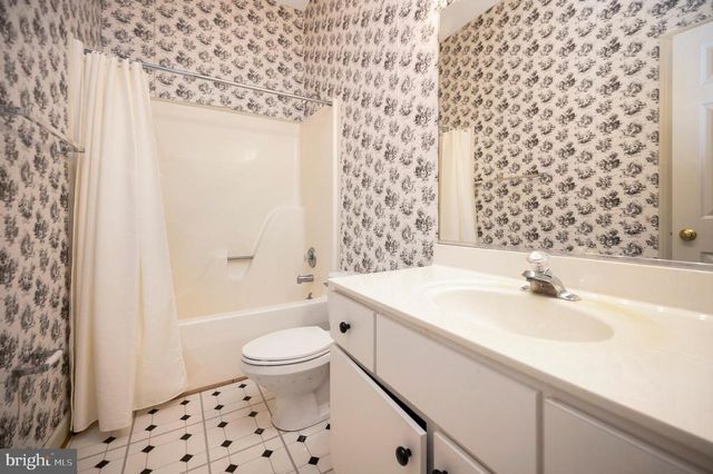 141 LARKSPUR LN, Locust Grove, VA 22508