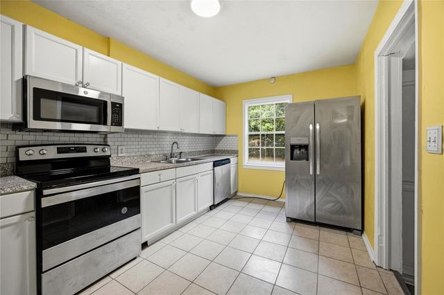 1334 NE 1ST AVENUE, Gainesville, FL 32641
