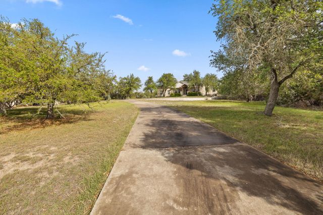 10045 W Cave LOOP, Dripping Springs, TX 78620