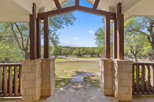 10045 W Cave LOOP, Dripping Springs, TX 78620