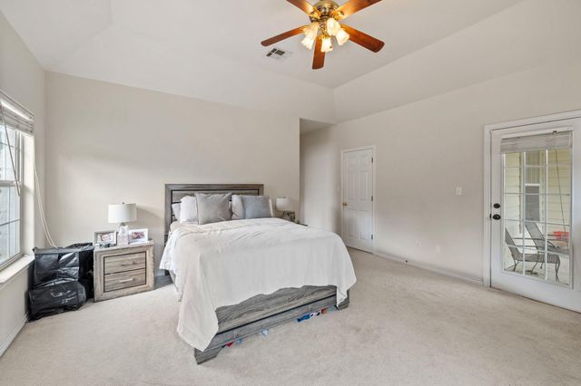 10045 W Cave LOOP, Dripping Springs, TX 78620