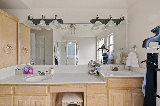 10045 W Cave LOOP, Dripping Springs, TX 78620