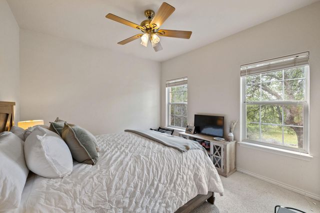 10045 W Cave LOOP, Dripping Springs, TX 78620