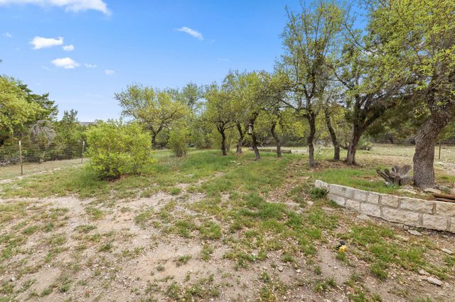 10045 W Cave LOOP, Dripping Springs, TX 78620