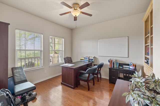 10045 W Cave LOOP, Dripping Springs, TX 78620