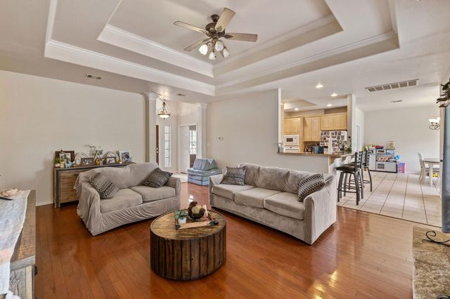 10045 W Cave LOOP, Dripping Springs, TX 78620