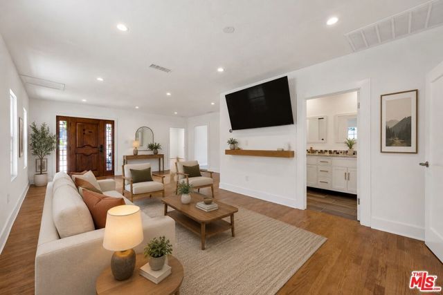 4157 W Avenue 40, Los Angeles, CA 90065