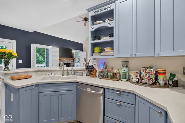 8125 Middle Bay Lane, Indianapolis, IN 46236
