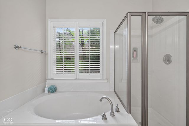 8125 Middle Bay Lane, Indianapolis, IN 46236