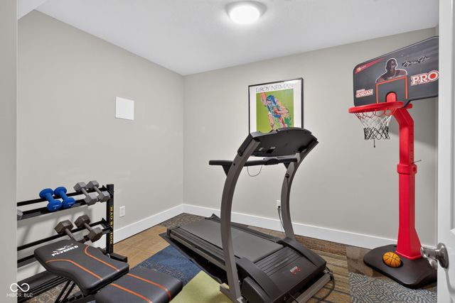 8125 Middle Bay Lane, Indianapolis, IN 46236