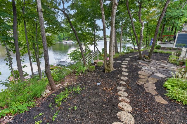 8125 Middle Bay Lane, Indianapolis, IN 46236