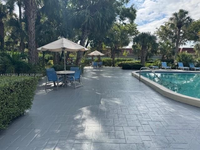 4550 NW 9th St 416E, Miami, FL 33126