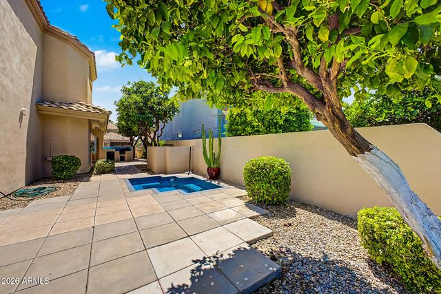 5812 W DEL LAGO Circle, Glendale, AZ 85308