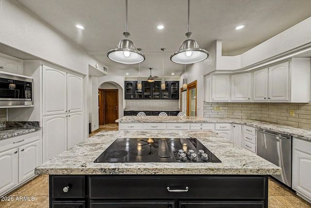 5812 W DEL LAGO Circle, Glendale, AZ 85308