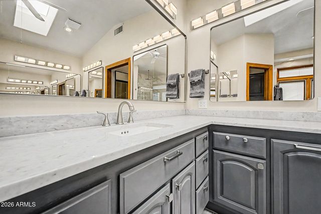 5812 W DEL LAGO Circle, Glendale, AZ 85308