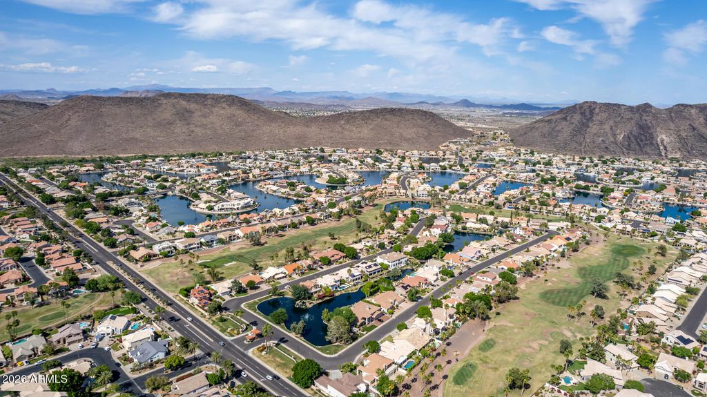 Image 22 of property listing at 5812 W DEL LAGO Circle, Glendale, AZ 85308