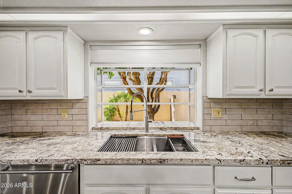 Image 28 of property listing at 5812 W DEL LAGO Circle, Glendale, AZ 85308