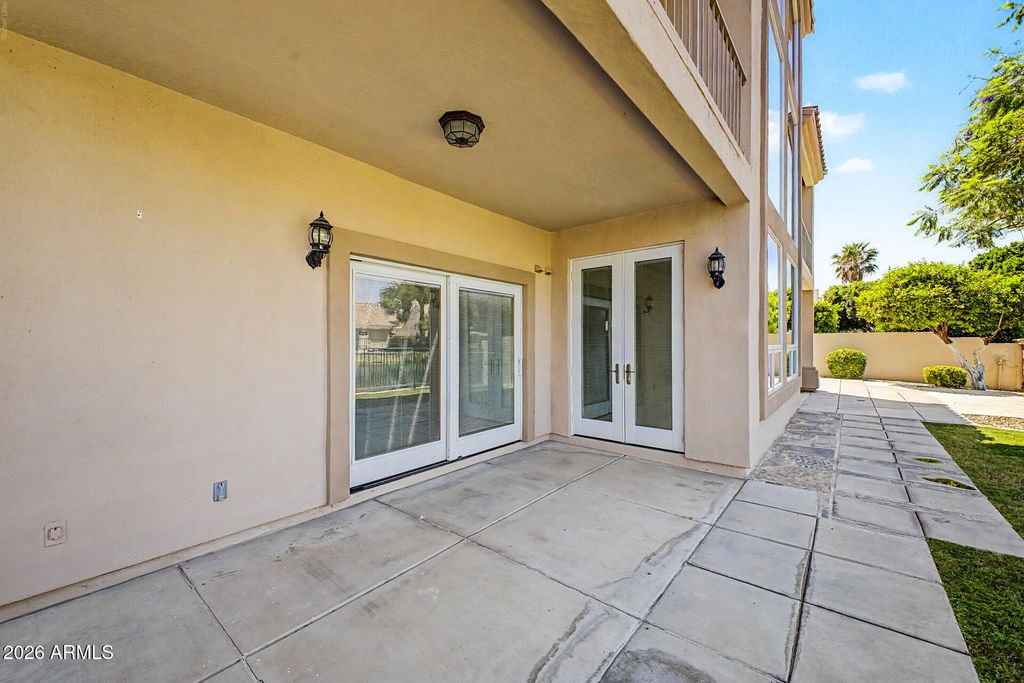 Image 42 of property listing at 5812 W DEL LAGO Circle, Glendale, AZ 85308