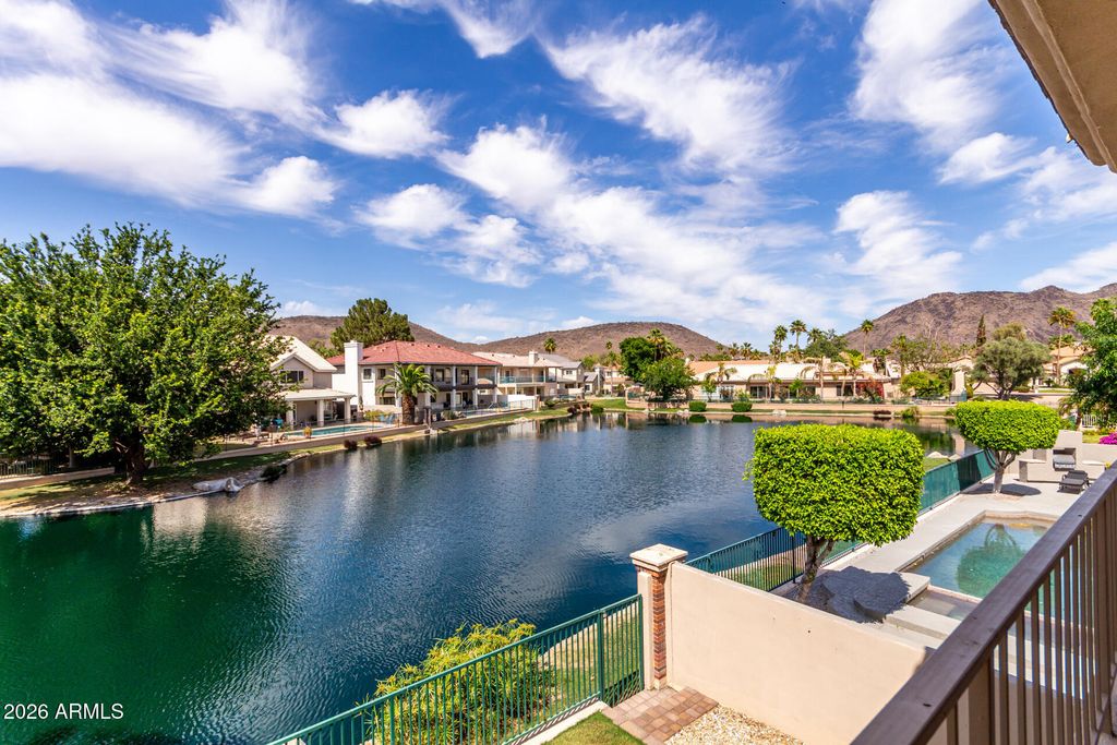 Image 52 of property listing at 5812 W DEL LAGO Circle, Glendale, AZ 85308