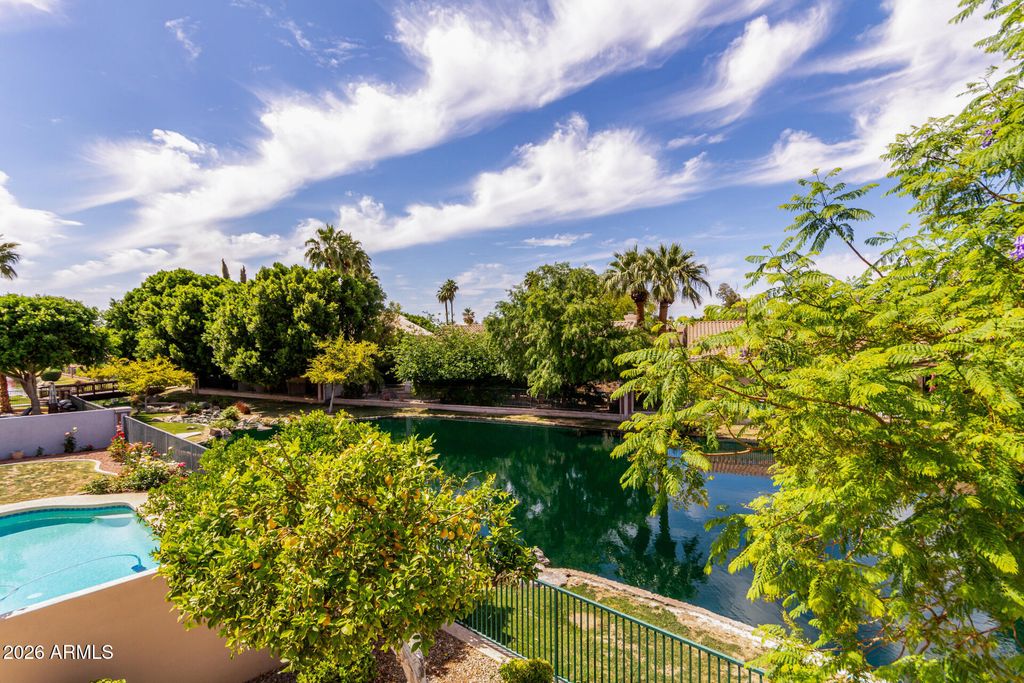 Image 67 of property listing at 5812 W DEL LAGO Circle, Glendale, AZ 85308