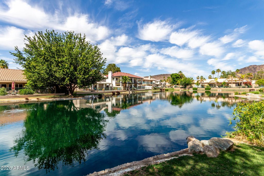 Image 68 of property listing at 5812 W DEL LAGO Circle, Glendale, AZ 85308